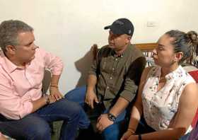 El mandatario, Iván Duque, reunido con Edwin Contreras, padre del niño Cristo José Contreras, secuestrado el miércoles por desco