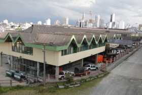 Antigua Terminal de Transporte de Manizales. Cuenta con un lote de 9 mil metros cuadrados y área construida de 15 mil metros cua