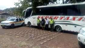 Detienen en Riosucio a bus que transportaba droga e inmigrantes ilegales de Haití y Senegal  
