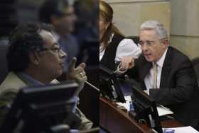 Senadores Gustavo Petro y Álvaro Uribe. 