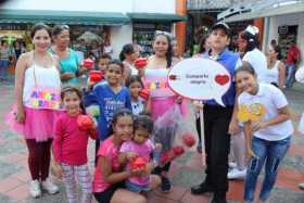 Los niños y sus progenitores o acudientes participaron del Día del Buen Trato.