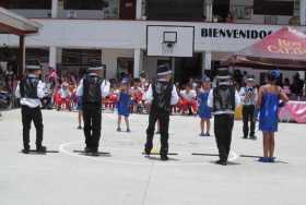 Estudiantes participaron en las actividades culturales, como espectadores y como protagonistas.