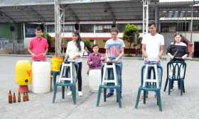 Sorprendieron al interpretar con instrumentos reciclables 