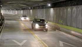 Foto | EFE | LA PATRIA  Desde anoche circulan vehículos por el túnel vial más largo de América Latina.