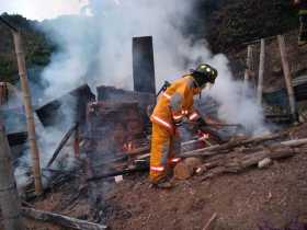 Incendio en vivienda de la vereda El Rosario, Anserma