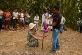 Oraron por las cinco víctimas de la masacre de La Isla (Manizales)