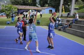 En baloncesto, las mujeres de Confa derrotaron a su similar de Nariño.