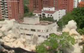 Así fue la implosión del Edificio Mónaco en Medellín