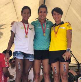 Maira Alejandra Vargas (centro), campeona de la Copa Valle. Pamela Holguín (derecha) fue tercera. 