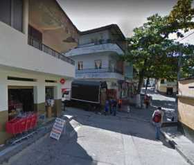 Foto | LA PATRIA Este es el supermercado de la víctima, ubicado a un costado del parque.