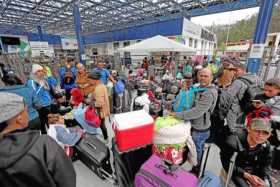 Autoridades ecuatorianas advirtieron de un aumento del flujo de migrantes venezolanos en el puente de Rumichaca, en la frontera 
