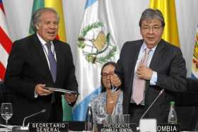 Foto | EFE | LA PATRIA Carlos Holmes Trujillo y Luis Almagro a favor de que la OEA aceptara al representante de Guaidó hasta que