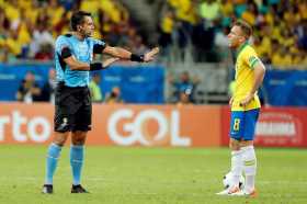 Dos goles le anuló el árbitro Julio Bascuñán a Brasil con la ayuda del VAR.