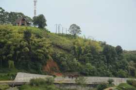 Removerán tierras de talud en el puente Helicoidal, entre Dosquebradas y Santa Rosa