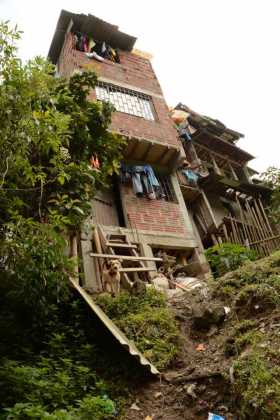 Vivienda amenaza ruina en el barrio González