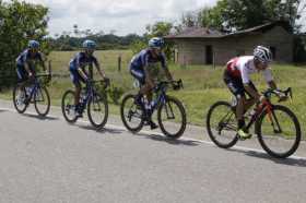 El Team Medellín deja que los otros equipos trabajen durante las etapas y luego acomoda a sus fichas para ganar.