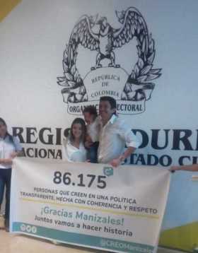 Alfredo González presentó sus firmas ante la Registraduría para ser candidato a la Alcaldía de Manizales