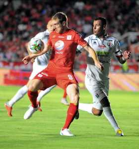 Fernando Aristeguieta, el goleador de la Liga, marcó el golazo de la noche en el Pascual Guerrero. Ni Diego Peralta ni Andrés Co