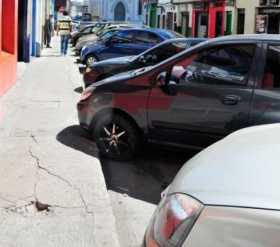Debe $216 millones en multas y sigue campante por las calles de Manizales