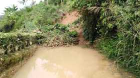 Derrumbes afectan vía rural de Manizales