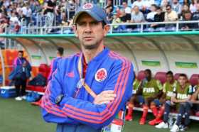 El director técnico de Colombia, Arturo Reyes, dijo ayer en rueda de prensa que no se deben desesperar y tienen que ir paso a pa