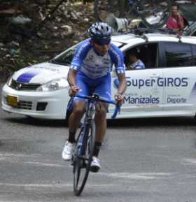 Leison Maca lidera al Supergiros Alcaldía de Manizales en la Vuelta de Juventud. 