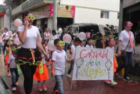 Un desfile estuvo entre los actos principales del aniversario 70 del colegio Marco Fidel Suárez, de Pácora.