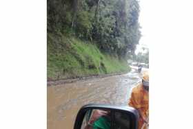 Vía Fresno-Manizales, con paso a un carril