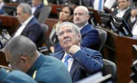 El ministro de Defensa, Guillermo Botero, presentó su renuncia anoche tras desvelarse que ocultó al país un bombardeo militar co