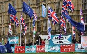 Amenazas del brexit provocan renuncias de diputadas