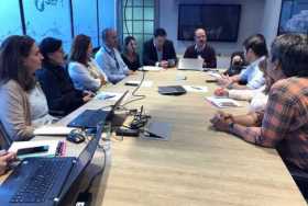 Funcionarios de Aguas de Manizales, Corpocaldas, Secretaría de Obras y el Ministerio de Vivienda reunidos con el equipo de empal