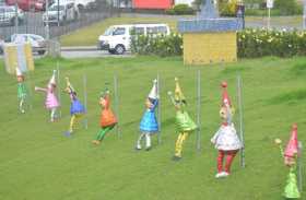 Figuras navideñas en glorieta de San Rafael 