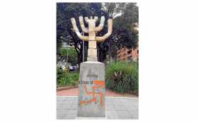Pintan una esvástica en monumento judío en Bogotá