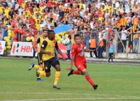 Juan Sebastián Herrera, delantero de Cortuluá, figura del partido.