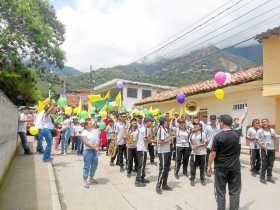 La comparsa de la agrupación ganadora de la categoría C.