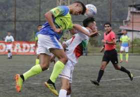Silvio Arango Asadero Mc John's y Manizales Fútbol Club Supergiros empataron a un gol.