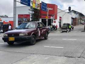 El carro que se movilizaba por la calle 26 para tomar la Avenida del Centro recibió todo el impacto en su costado derecho.