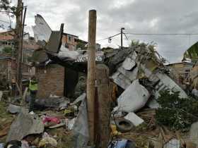 Al menos seis muertos al caer avioneta en Popayán