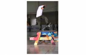 Expertos en hacer trucos en la Súper Copa de Skateboarding King of Flatground en Manizales