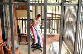 El contacto con el mundo entra por la ventana