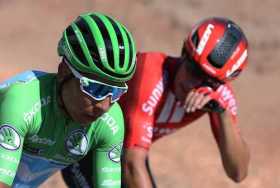 Ciclistas felicitan a la Vuelta España por sus 85 años 