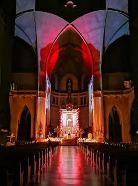 Hora Santa, anoche en La Catedral de Manizales. 