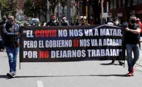 Cientos de comerciantes se tomaron algunas calles de la capital colombiana para alzar su voz contra las jornadas de cuarentena e