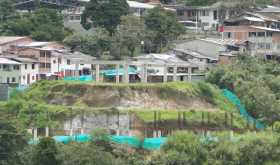 Se deteriora escuela en Pensilvania sin terminarla