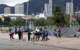 Indígenas acampan en parque de Bogotá y exigen albergue fijo durante pandemia