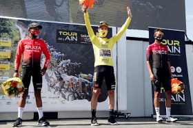 Egan Bernal y Nairo Quintana, segundo y tercero en el Tour de L'Ain