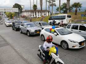 Caravana en el sector de Fundadores.