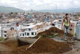 Esfuerzo comunitario en el Santa Mónica, barrio de Chinchiná