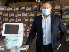 Luis Guillermo Plata, al recibir 234 ventiladores nuevos para aumentar la capacidad del sistema de salud del país para atender l