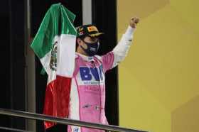 El mexicano Sergio 'Checo' Pérez ganó el Gran Premio de Sakhir de Fórmula Uno en Baréin